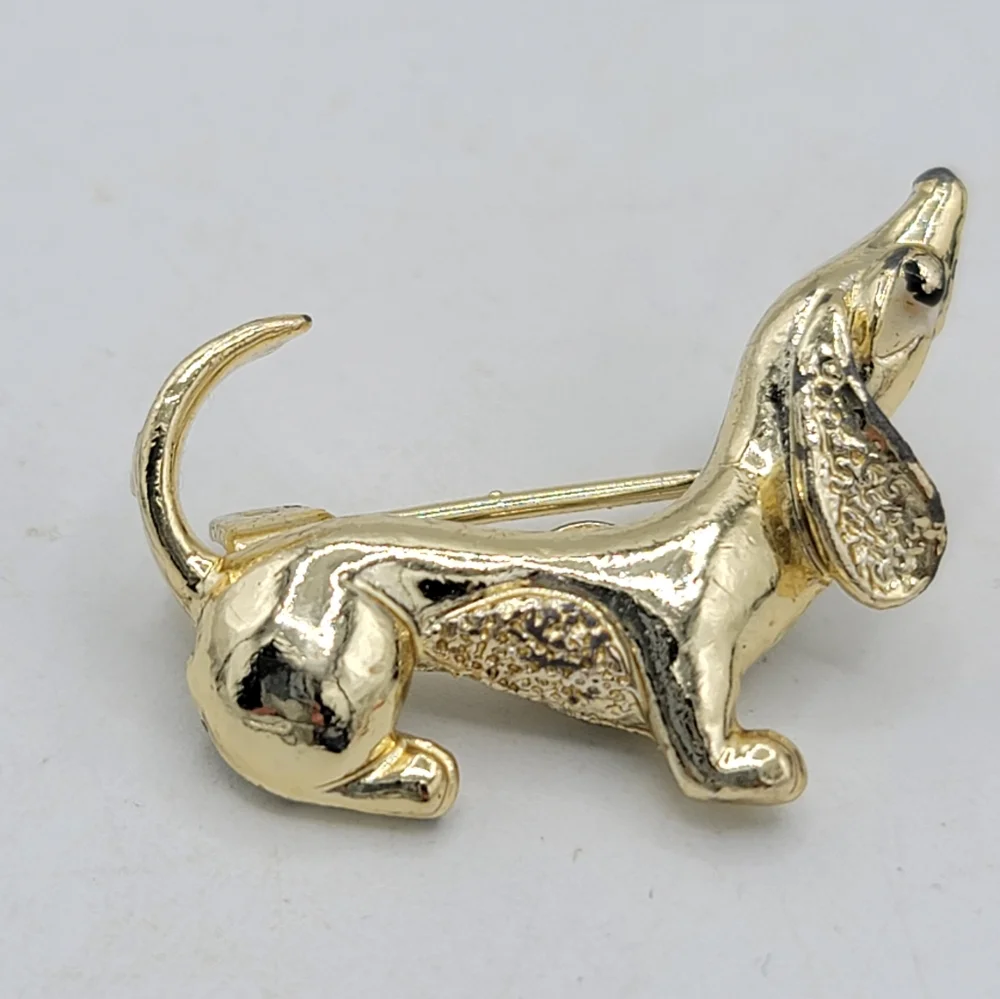 Gerry’s Gold Tone Dachshund Brooch Vintage Dog Pin Basset Hound Style - Picture 3 of 13